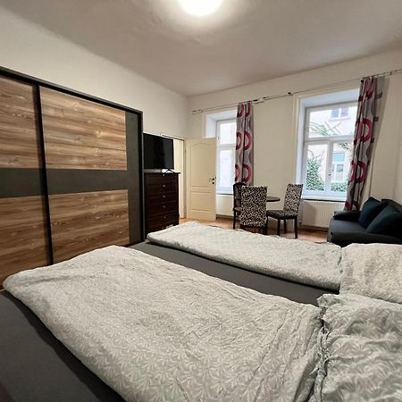 וינה Charming 1Br Apartment Perfect For Long Stays מראה חיצוני תמונה