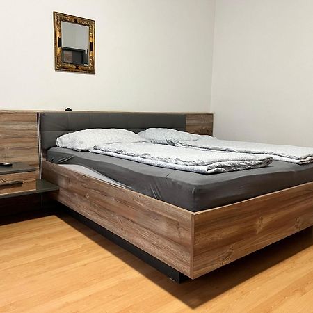 וינה Charming 1Br Apartment Perfect For Long Stays מראה חיצוני תמונה